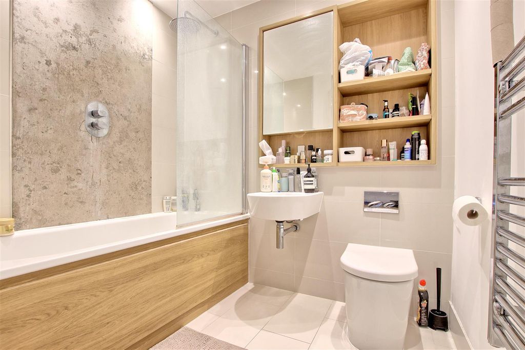 Additional image 5 of 1 bed flat for saleKingsley Walk, Cambridge CB5