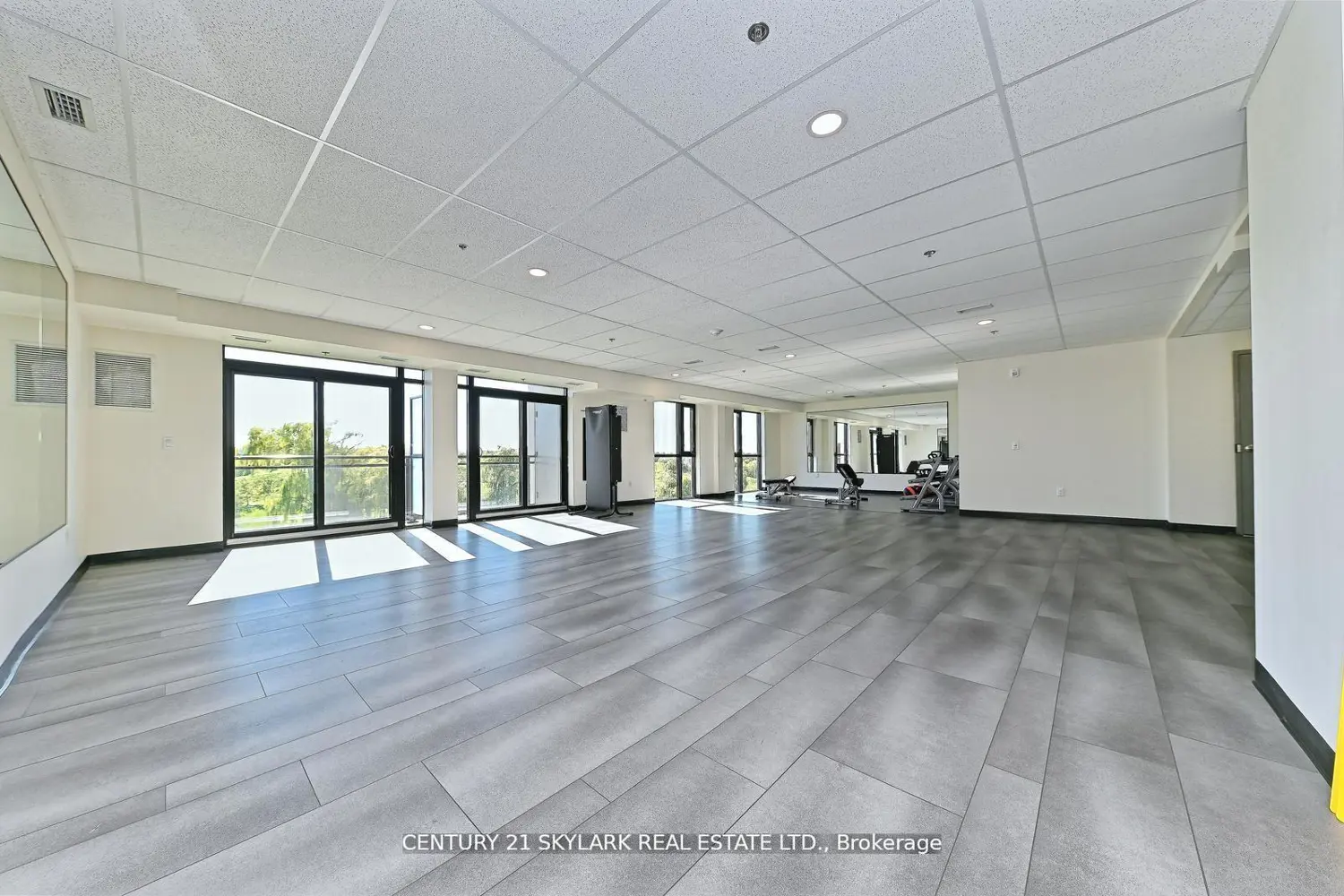 Additional image 18 of 50 Herrick Ave Avenue 216
