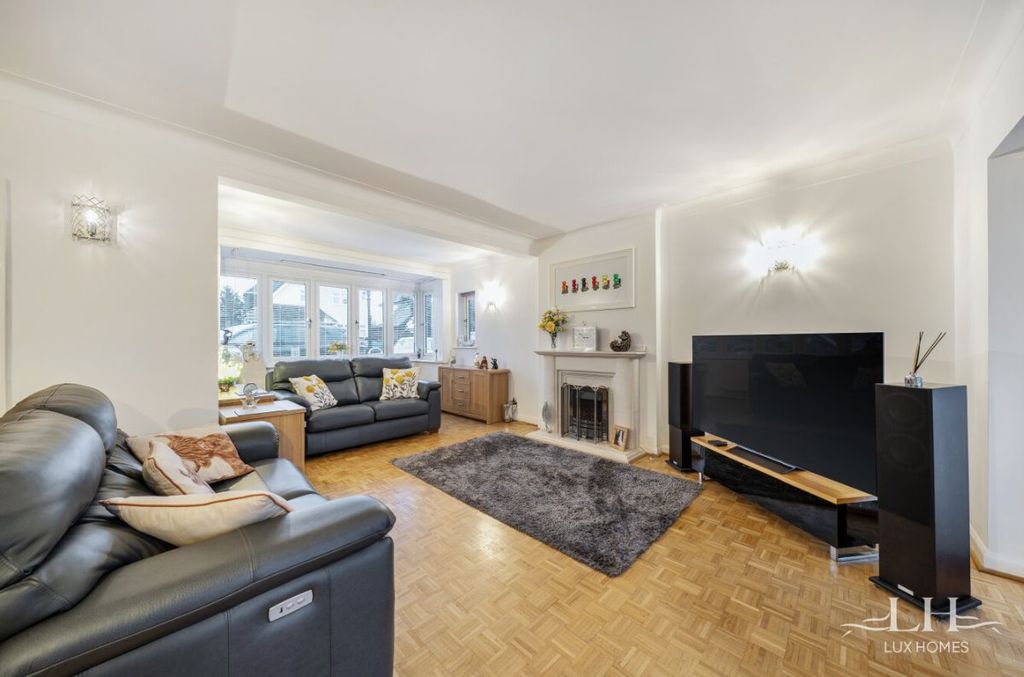 Additional image 9 of 3 bed detached bungalow for saleBrook Close, Romford RM2