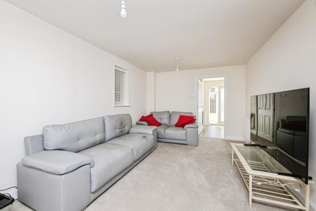 Additional image 4 of 3 bed property to rentLulworth Place, Peterborough PE7