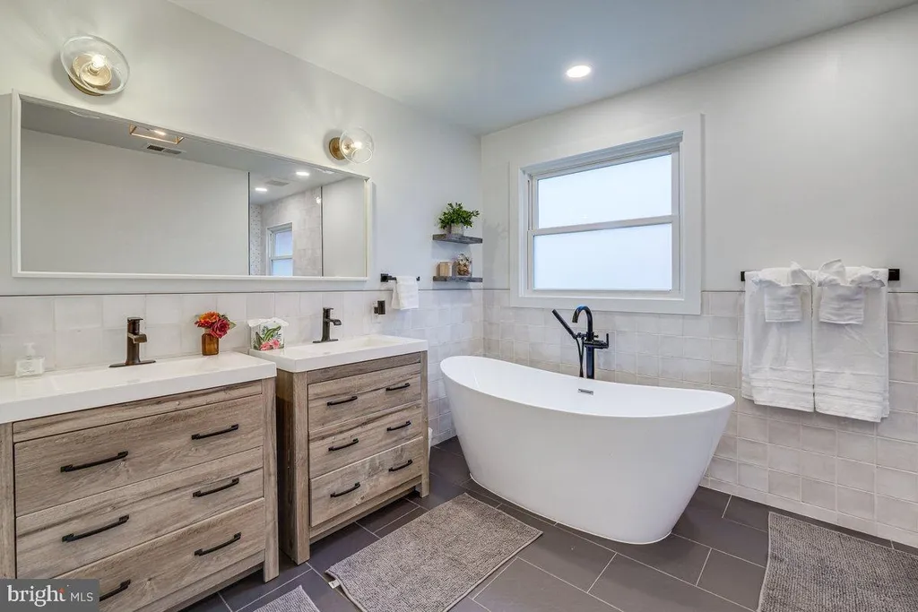 Additional image 10 of 9817 Fernwood Road, Bethesda, MD 20817