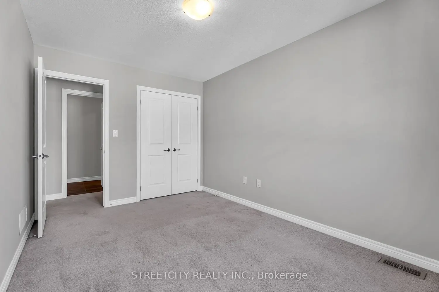 Additional image 7 of 1030 Oakcrossing Gate 16