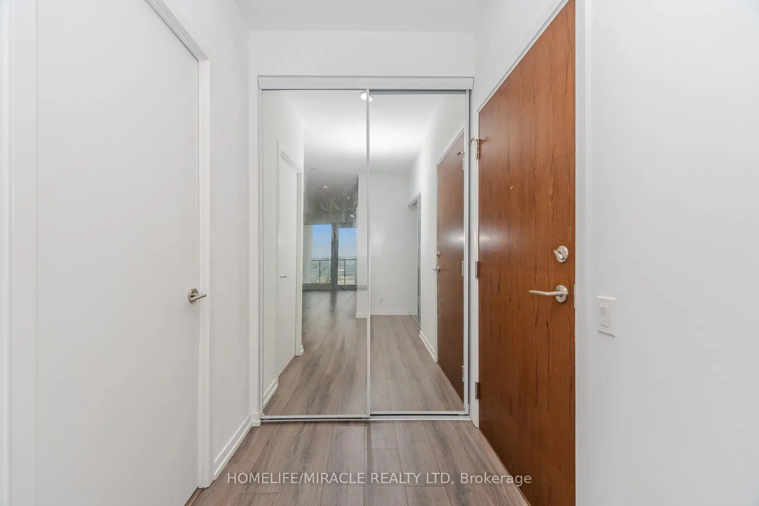 Additional image 3 of 7890 Jane Street 3907