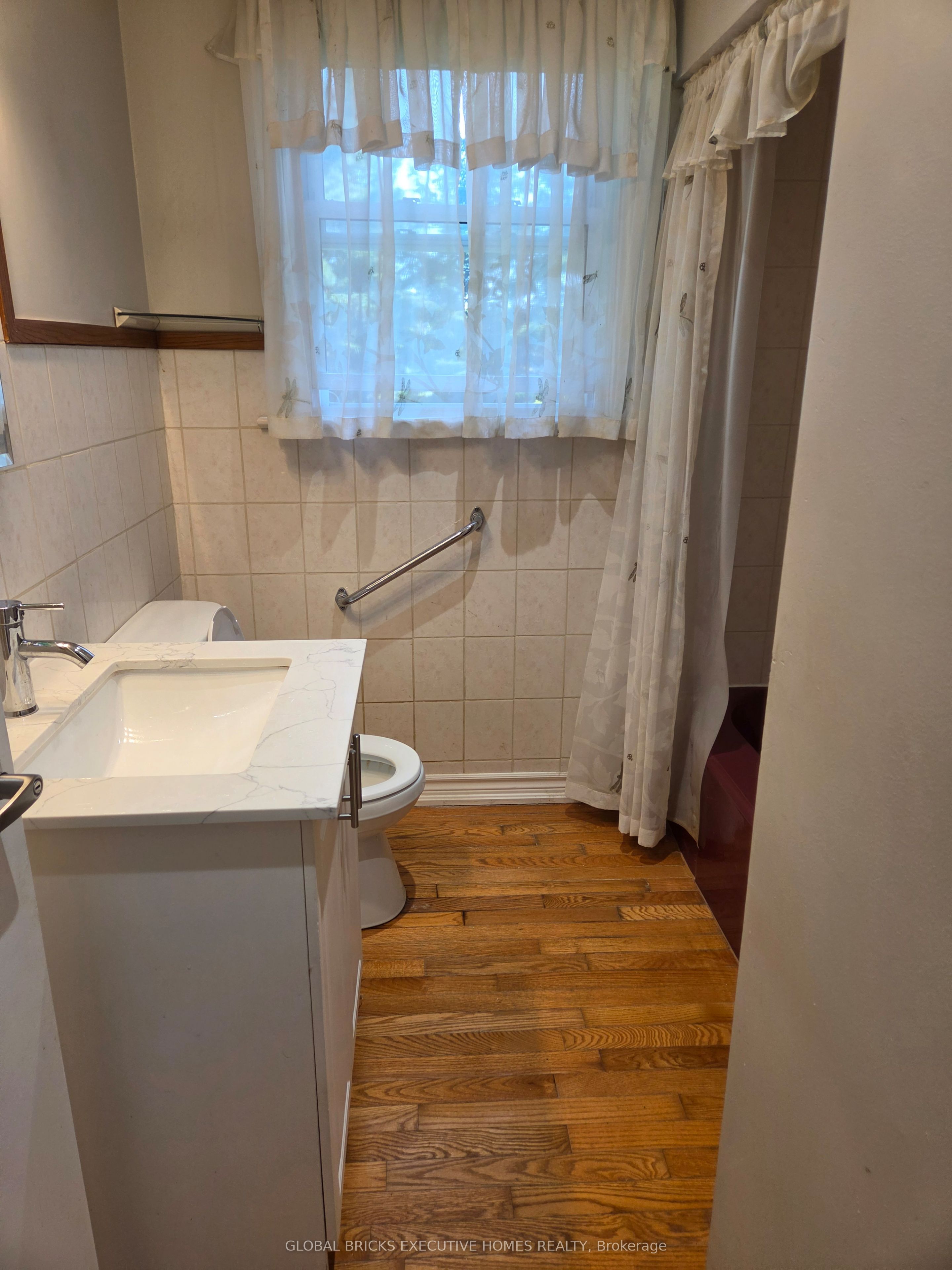 Additional image 6 of 522 Woodlawn Road, Welland, ON, L3C 3K1