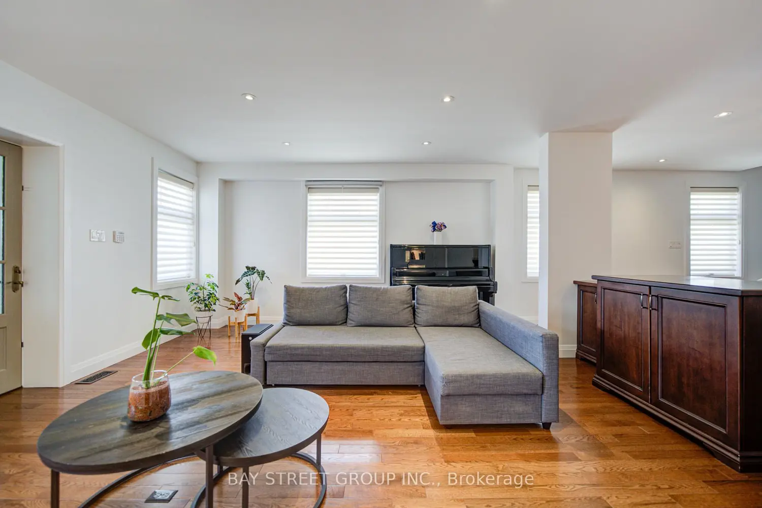 95 Hopedale Avenue photo 5