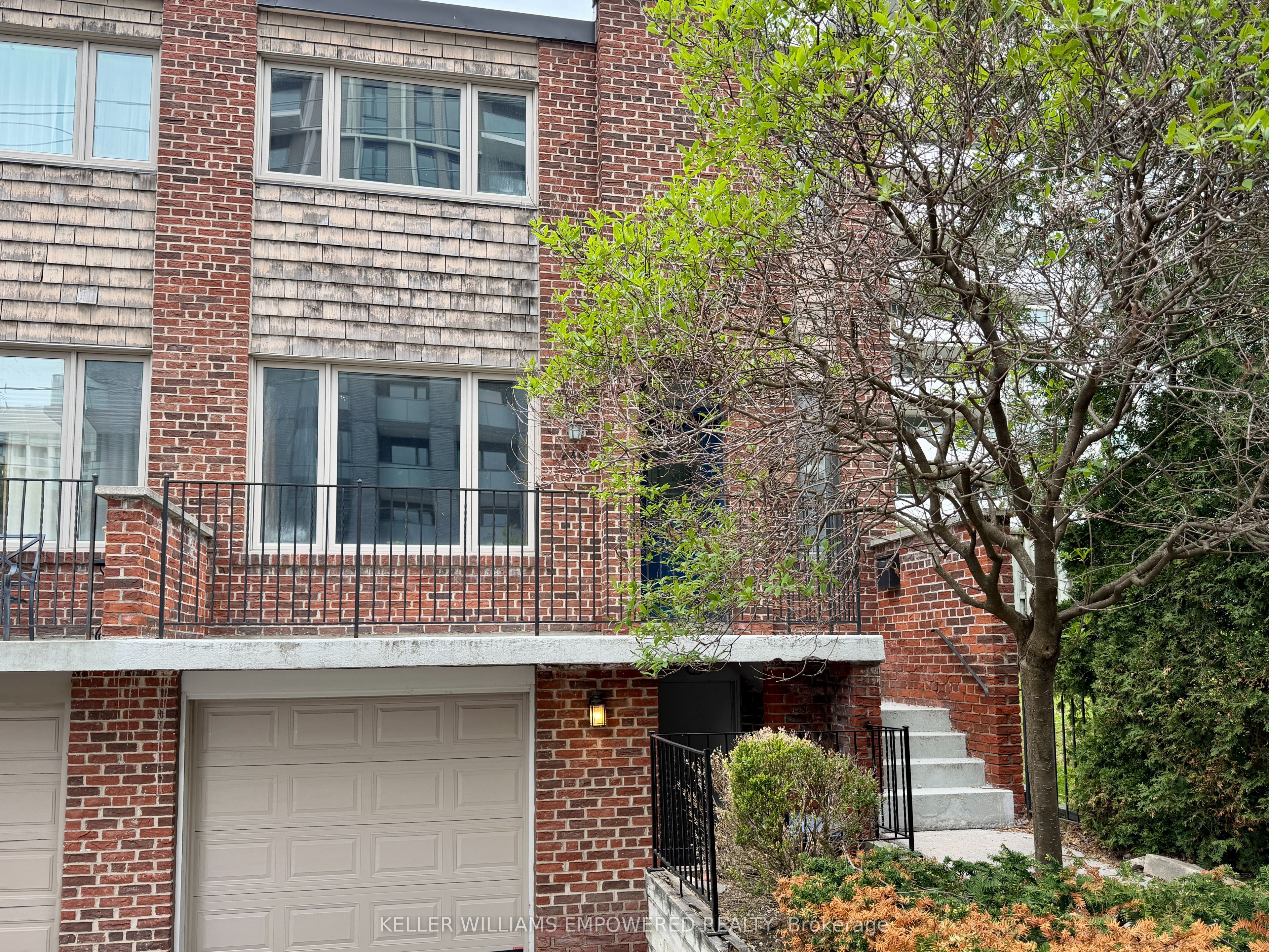 240 Balliol Street, Toronto, ON, M4S 1C5