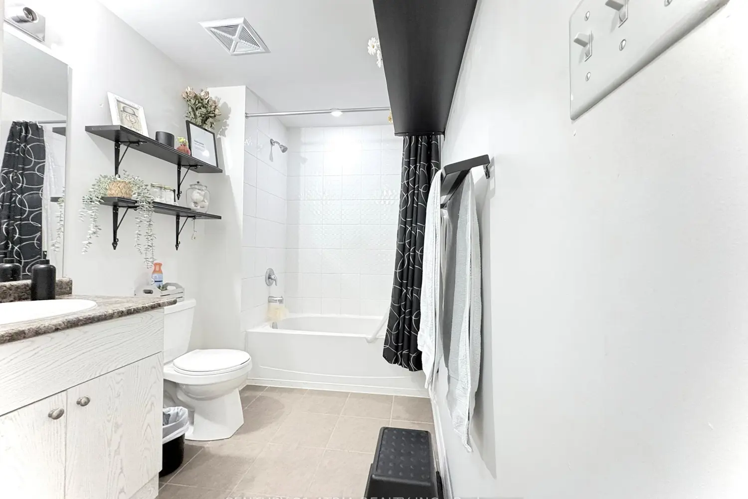 Additional image 10 of 720 Yonge Street 109