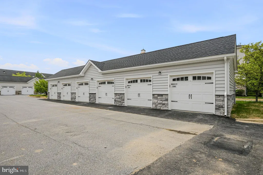 201 Colonial Downs Court Unit 2101, Newark, DE 19702