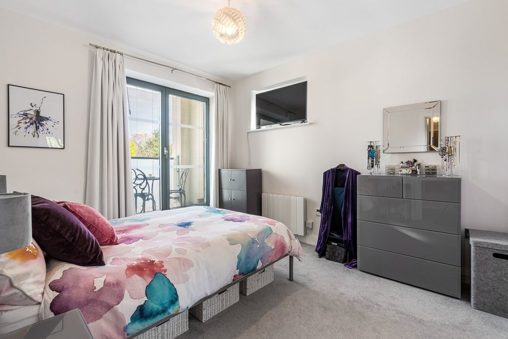 Additional image 16 of 2 bed flat for saleHartley Court, Pittville Circus Road, Pittville, Cheltenham GL52