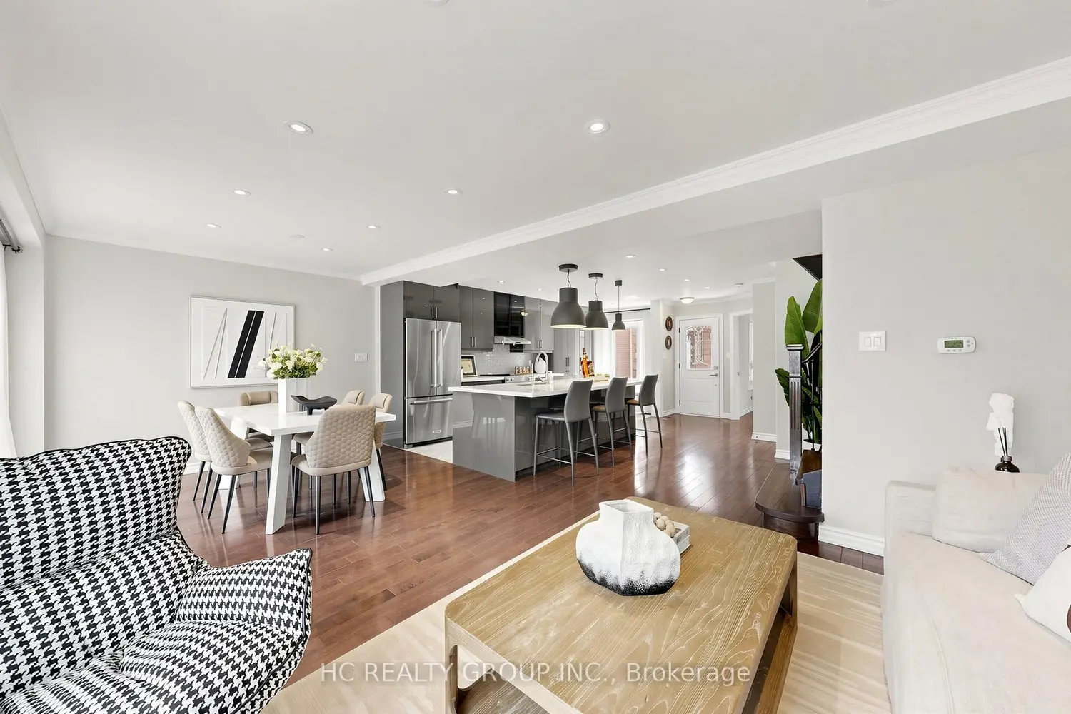 39 River Grove Drive photo 3
