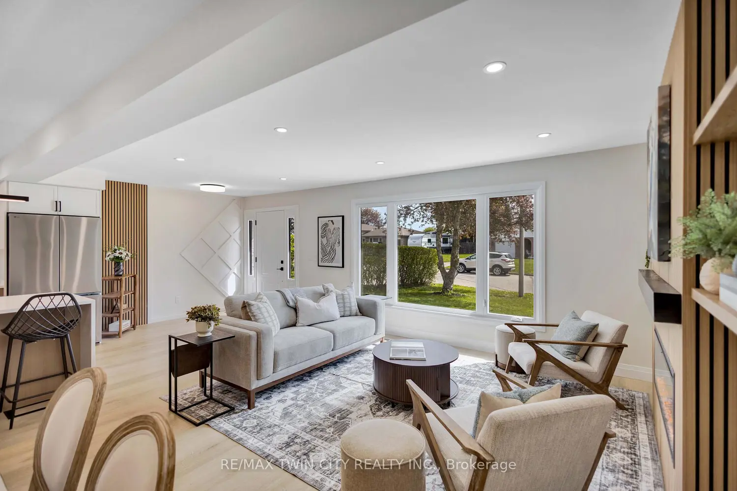 17 Northville Drive photo 4