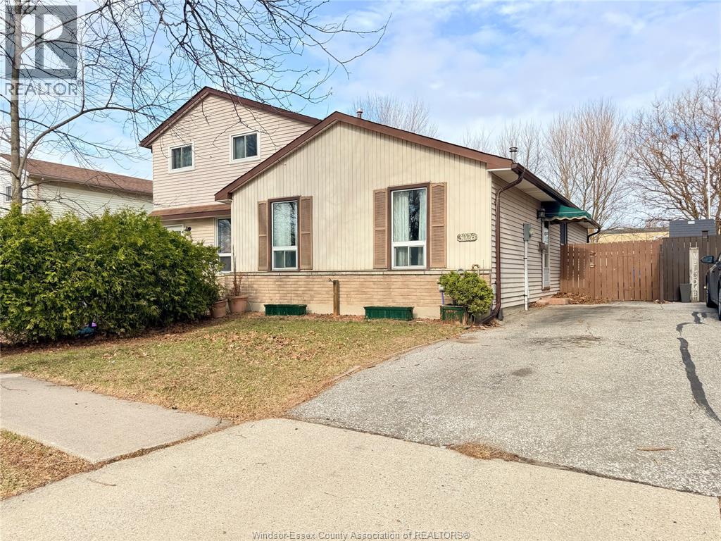 3026 Erindale Crescent, Windsor, ON, N8W4Y8