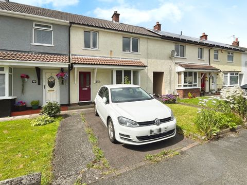 Larch Grove, Dunmurry BT17
