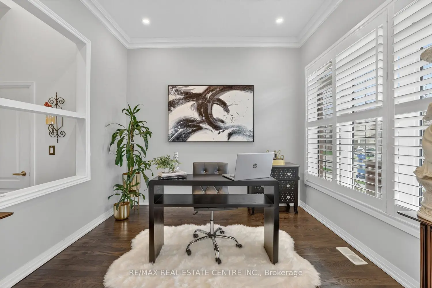 27 Drew Brown Boulevard