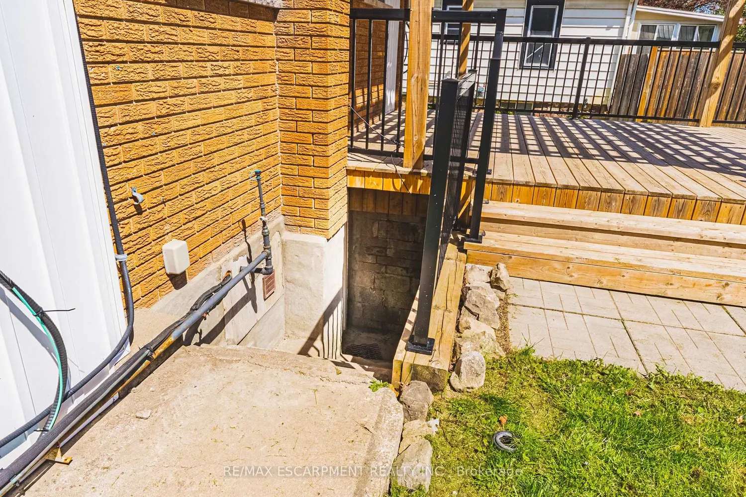 Additional image 16 of 3865 Victoria Avenue