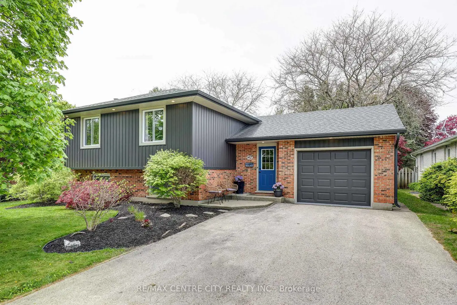 142 Dufferin Street