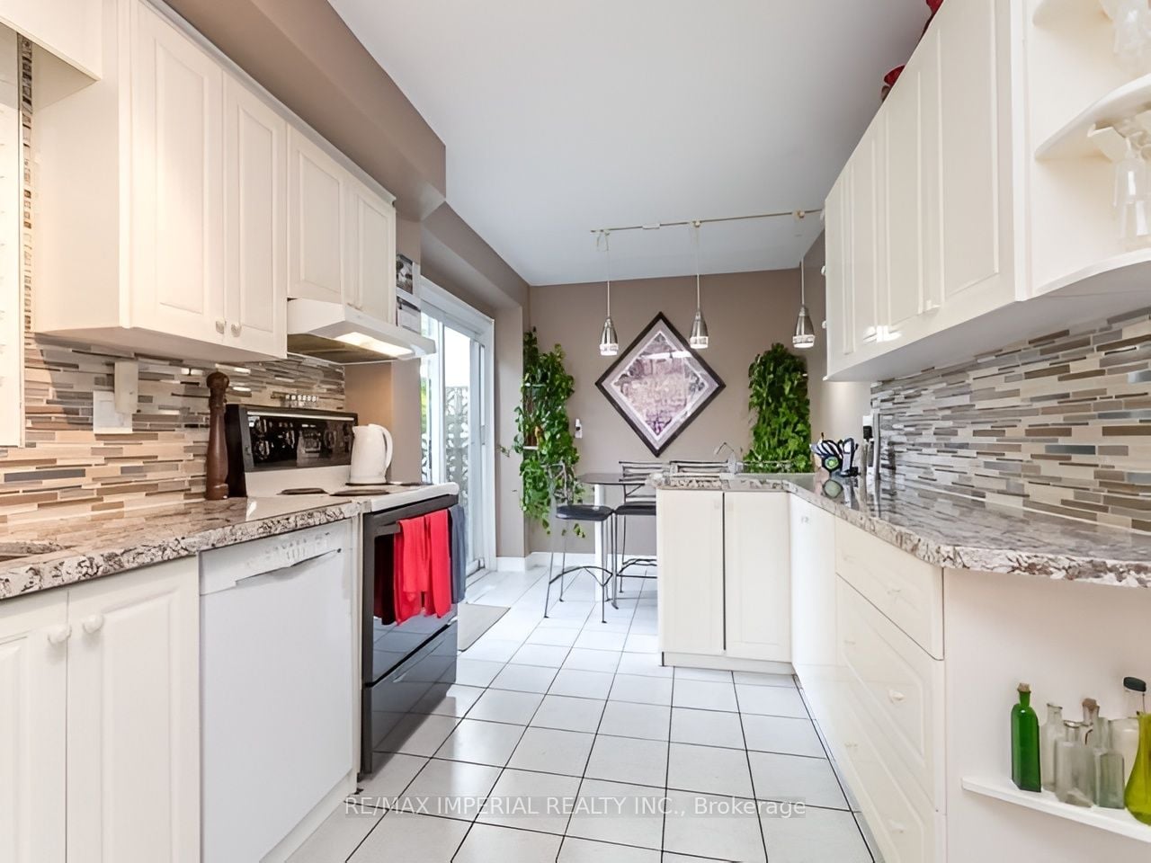 Additional image 3 of 2 Rooms on 2-16 Gloxinia Crescent, Toronto, ON, M1W 2C4