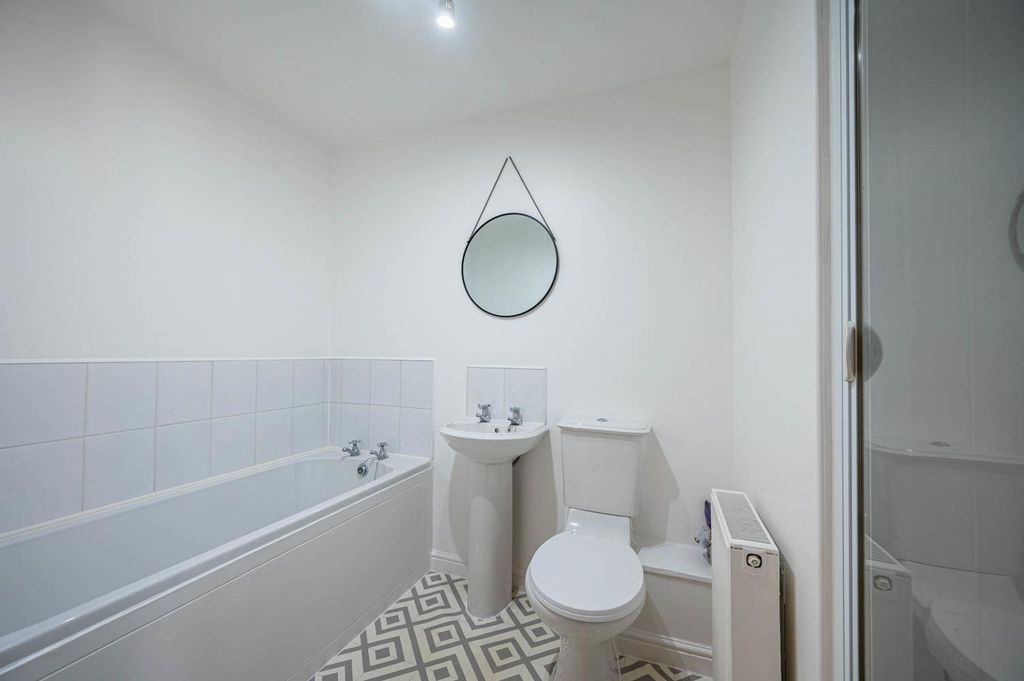 Additional image 8 of 2 bed flat to rentHenderson Court, Motherwell ML1