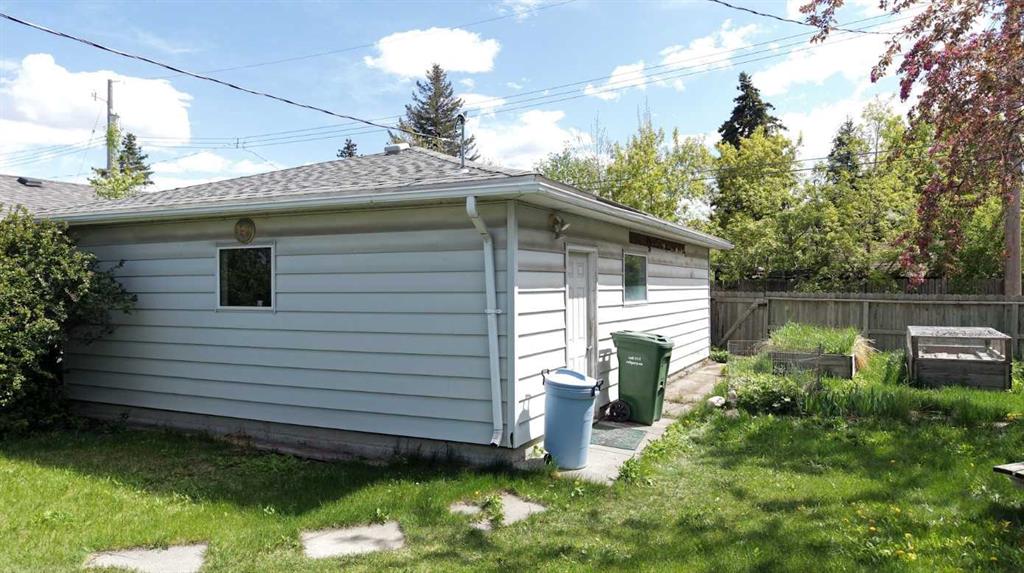 Additional image 5 of 6379 31 Avenue NW, Calgary, AB, T3B 1J9