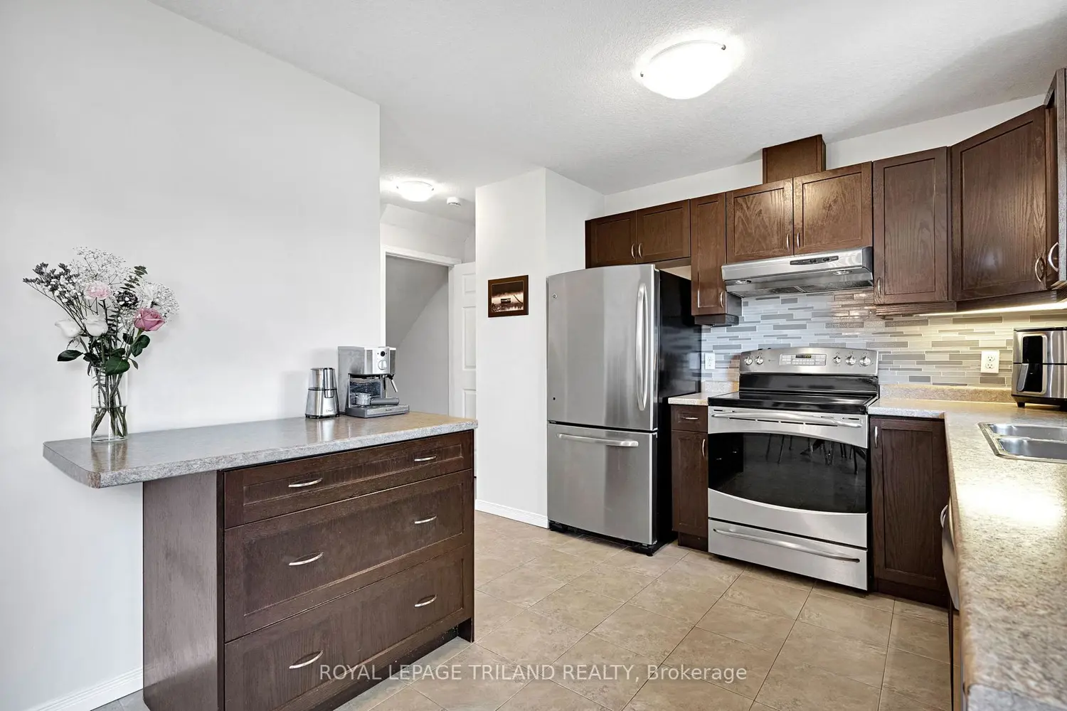 Additional image 7 of 2145 North Routledge Park 41