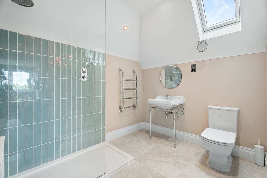 Additional image 18 of 4 bed country house for saleKingswood Avenue, Penn, Buckinghamshire HP10