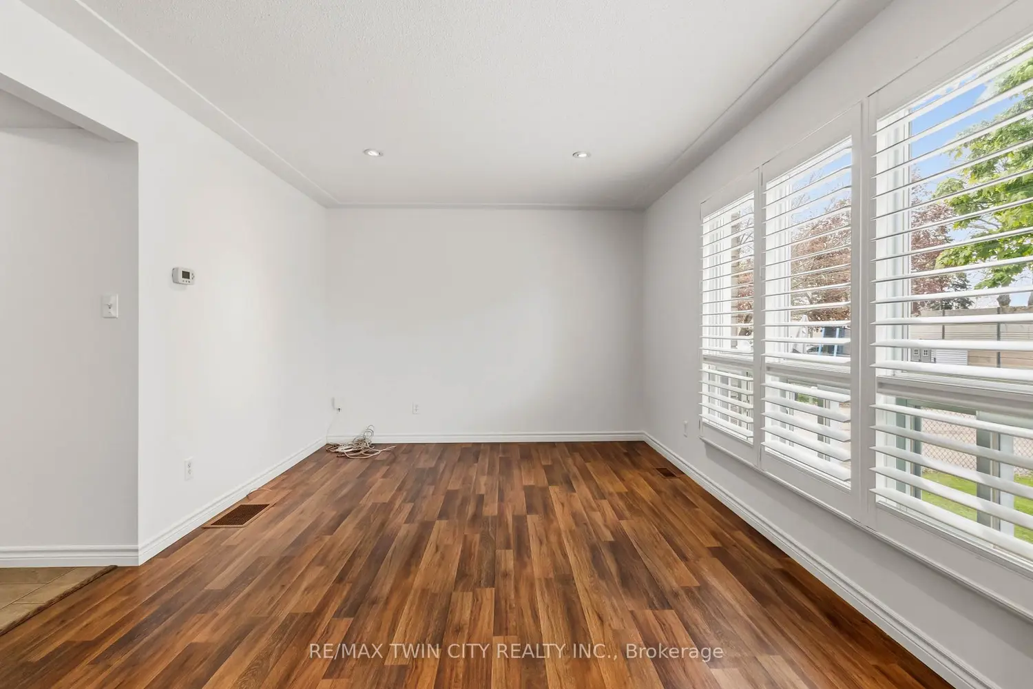Additional image 3 of 51 Metcalfe Crescent C