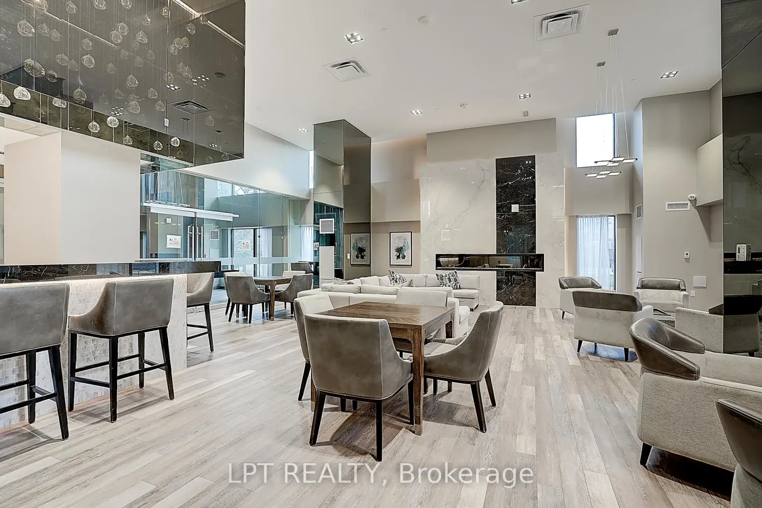 Additional image 3 of 75 Oneida Crescent 1601