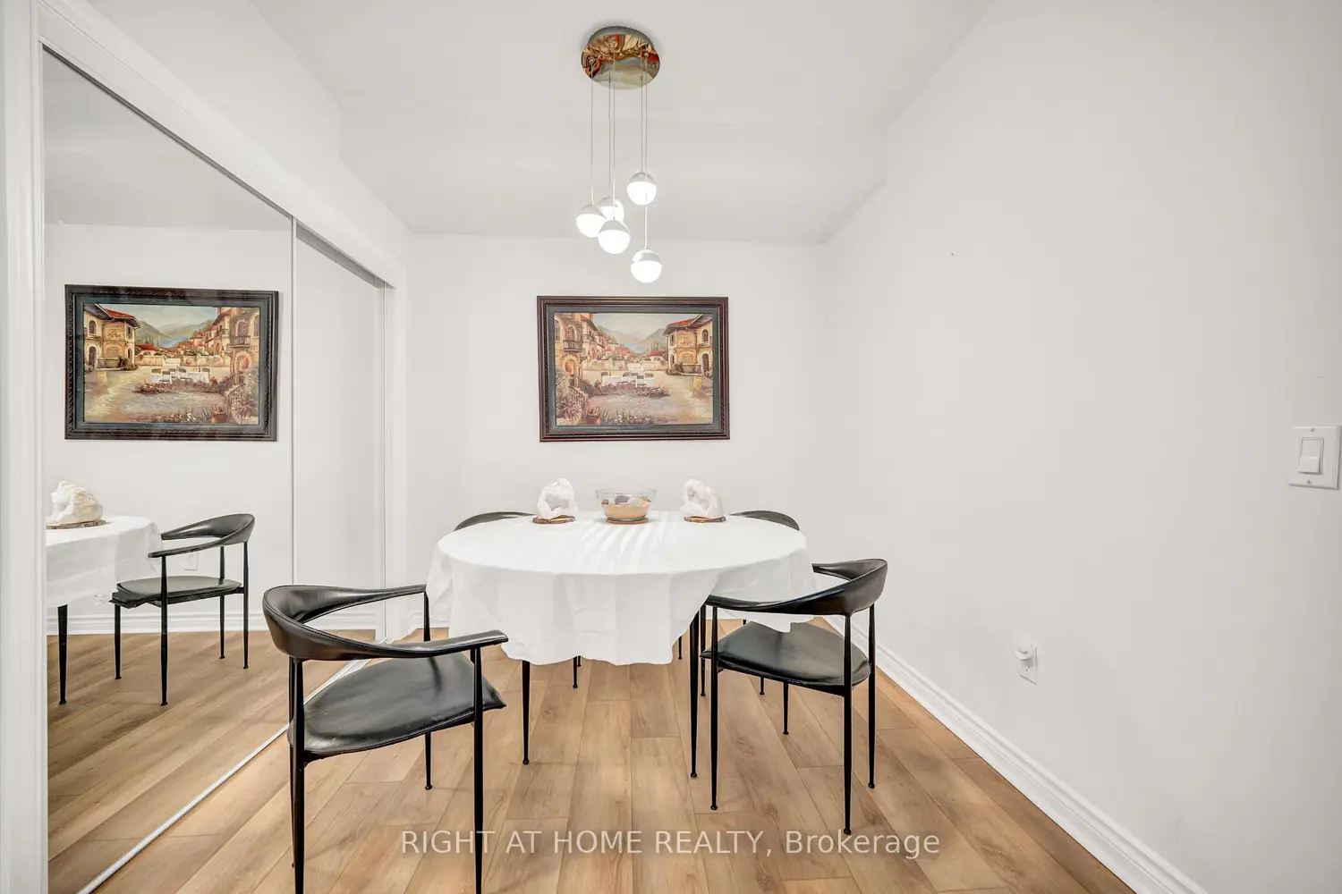 Additional image 10 of 7398 Yonge Street 107A