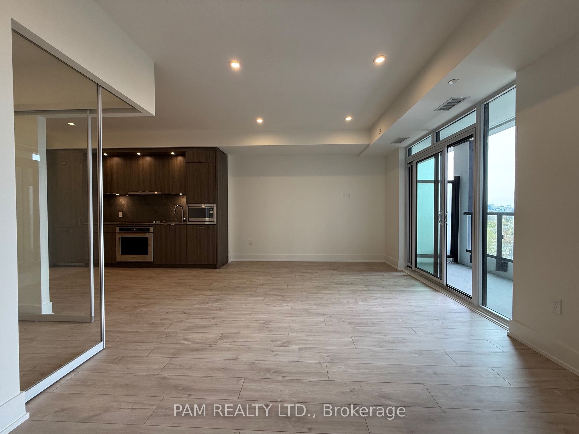 Additional image 3 of 639-858 Dupont Street, Toronto, ON, M6G 0C1