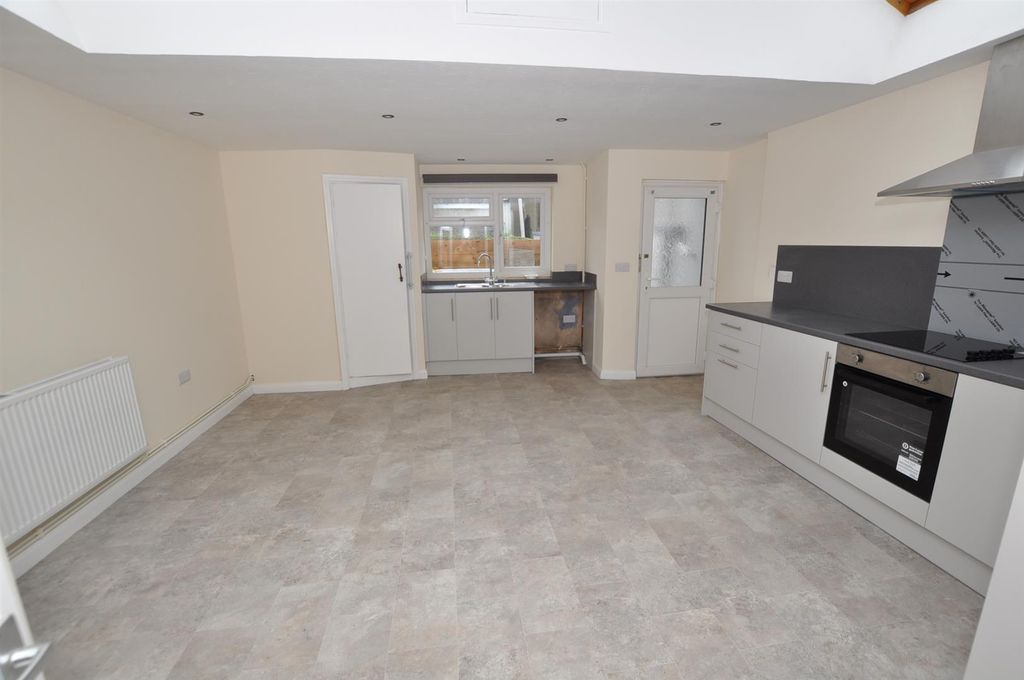 Additional image 8 of 3 bed terraced house to rentSpring Gardens, Whitland SA34