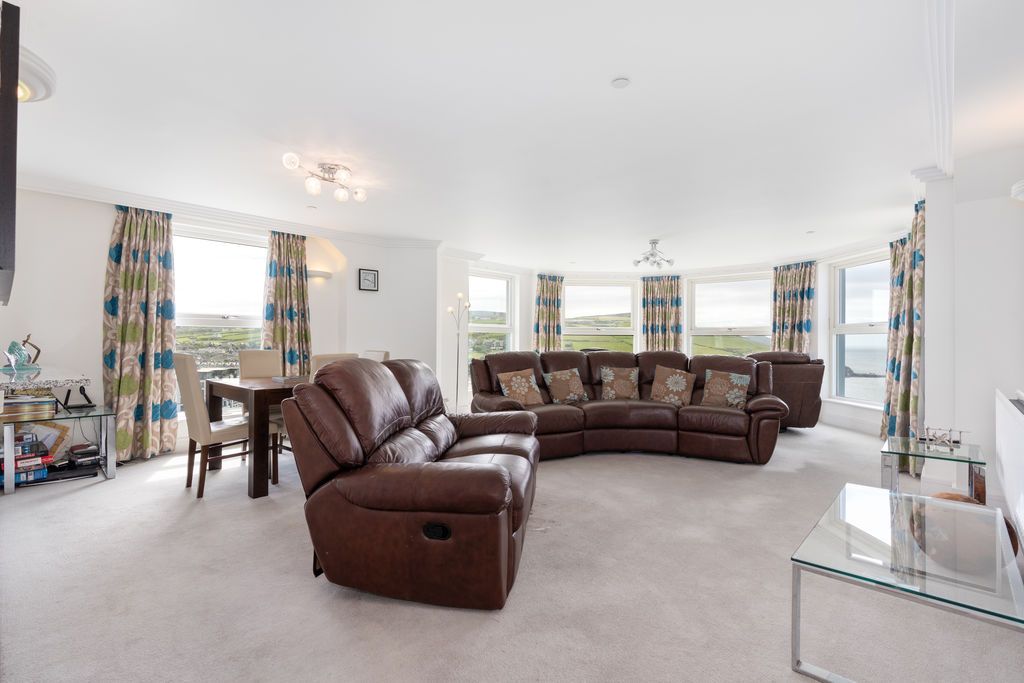 Additional image 4 of 3 bed flat for sale11 Imperial Heights, The Promenade, Port Erin IM9