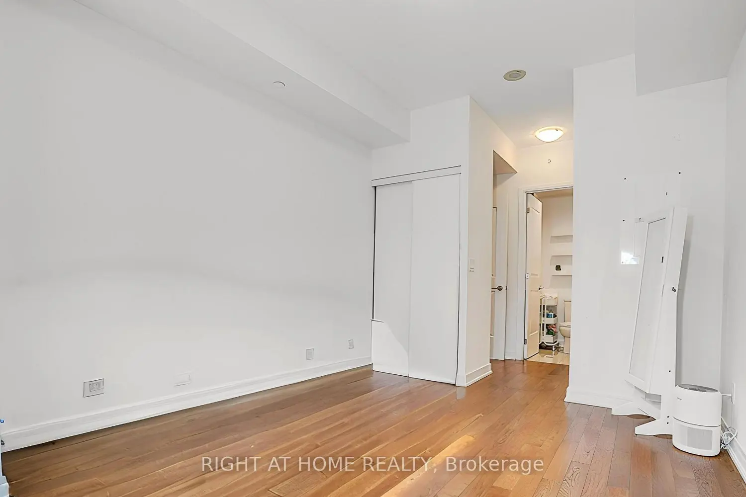 Additional image 4 of 9201 Yonge Street 205