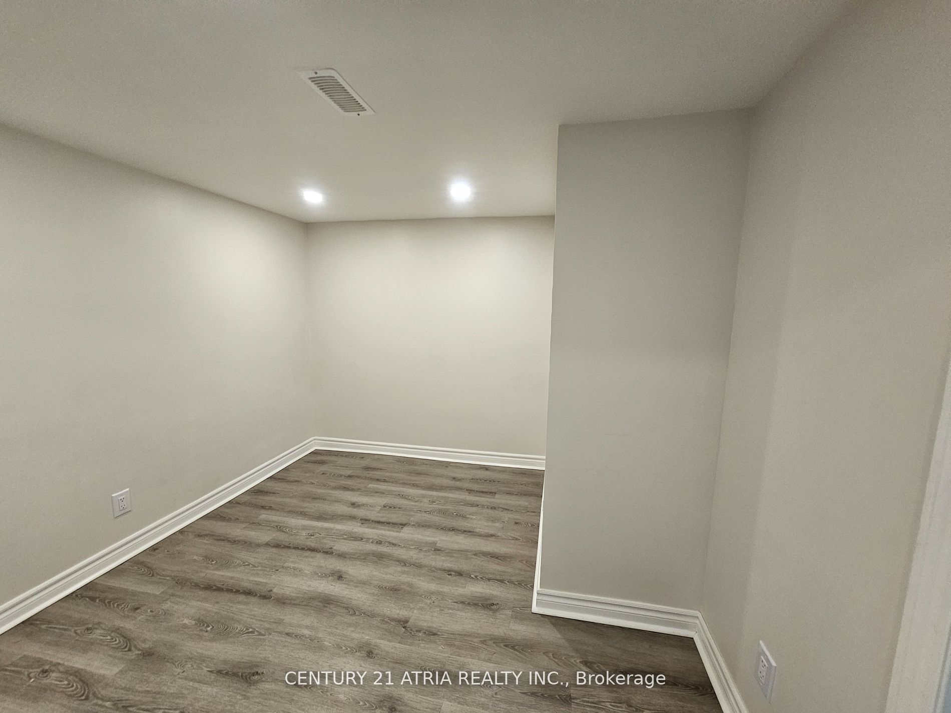 Additional image 4 of Lower-733 Balaton Avenue, Pickering, ON, L1W 1W3