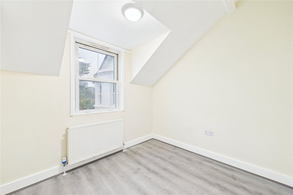 Additional image 4 of 2 bed flat to rentAndover Road, Newbury, Berkshire RG14