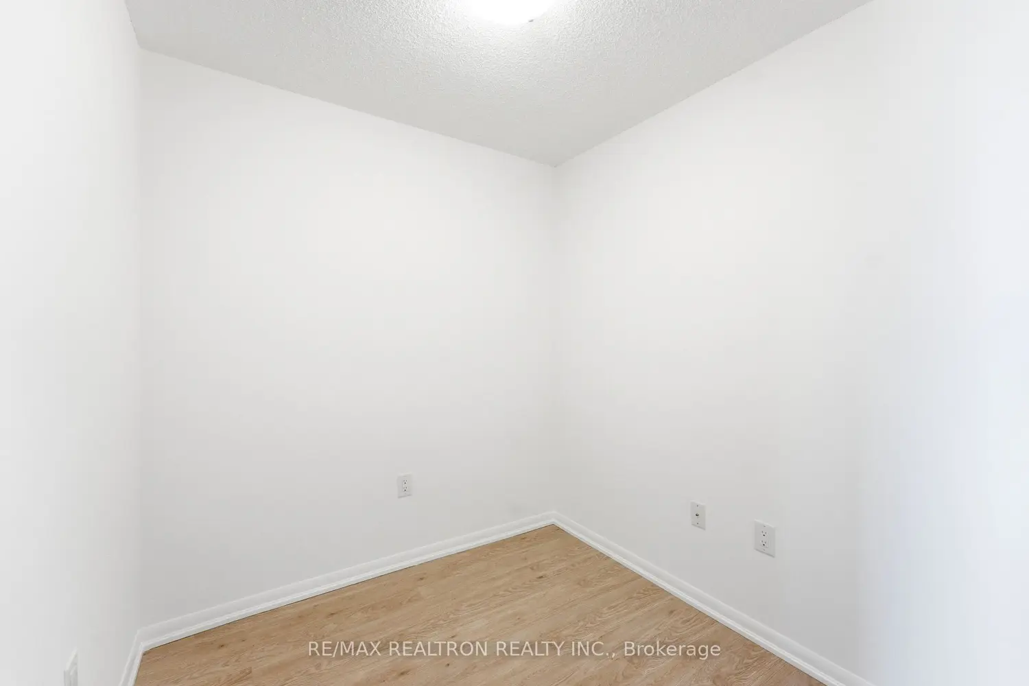 Additional image 4 of 830 Lawrence Avenue 446