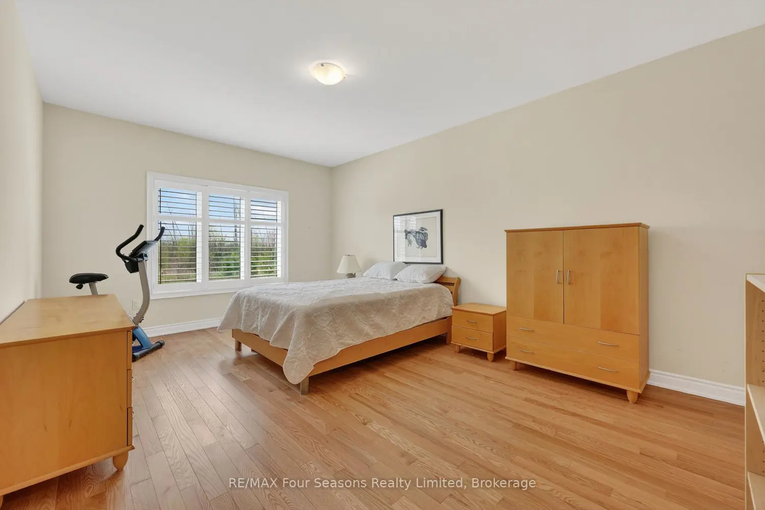 100 Kari Crescent