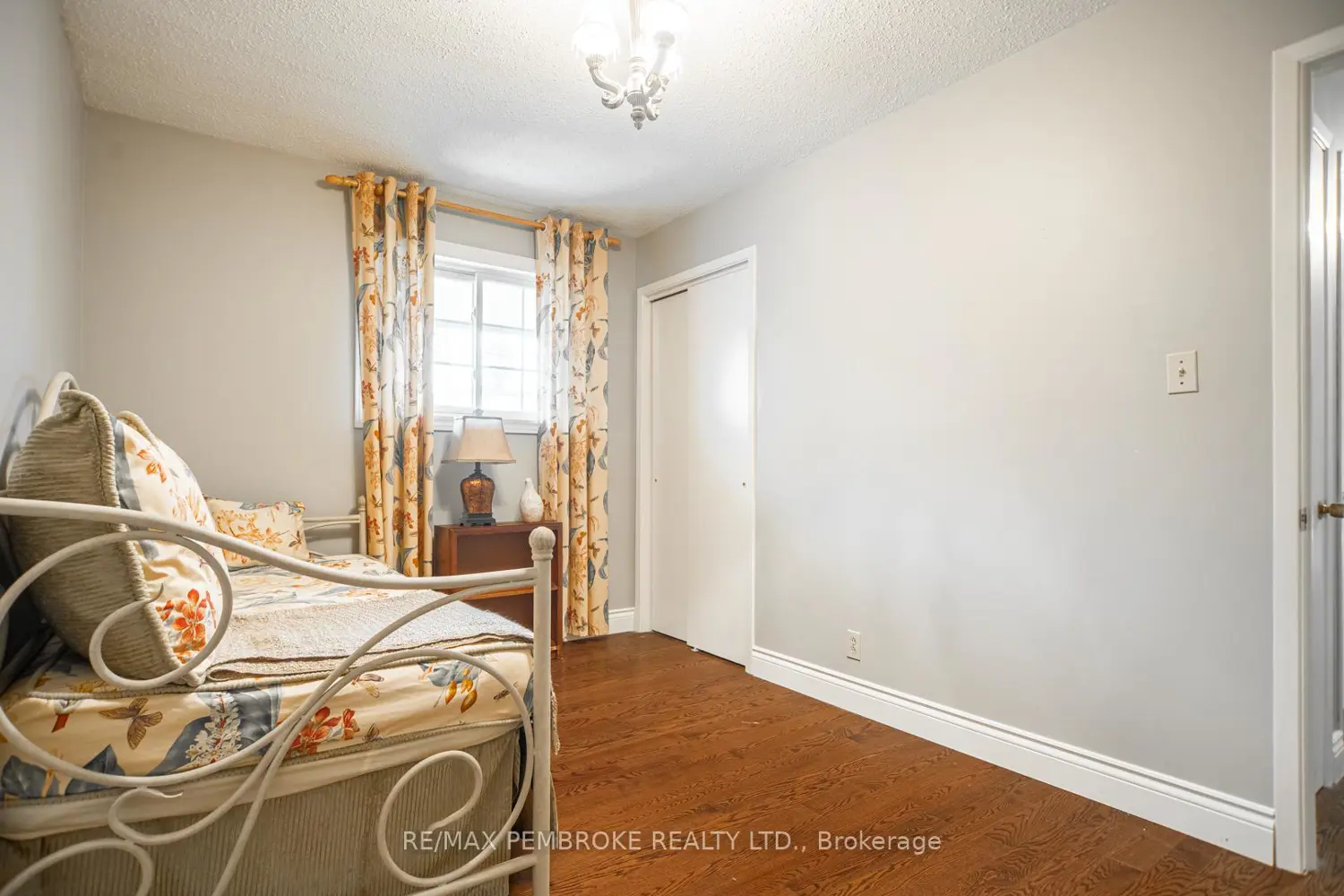 Additional image 8 of 486 Irving Street