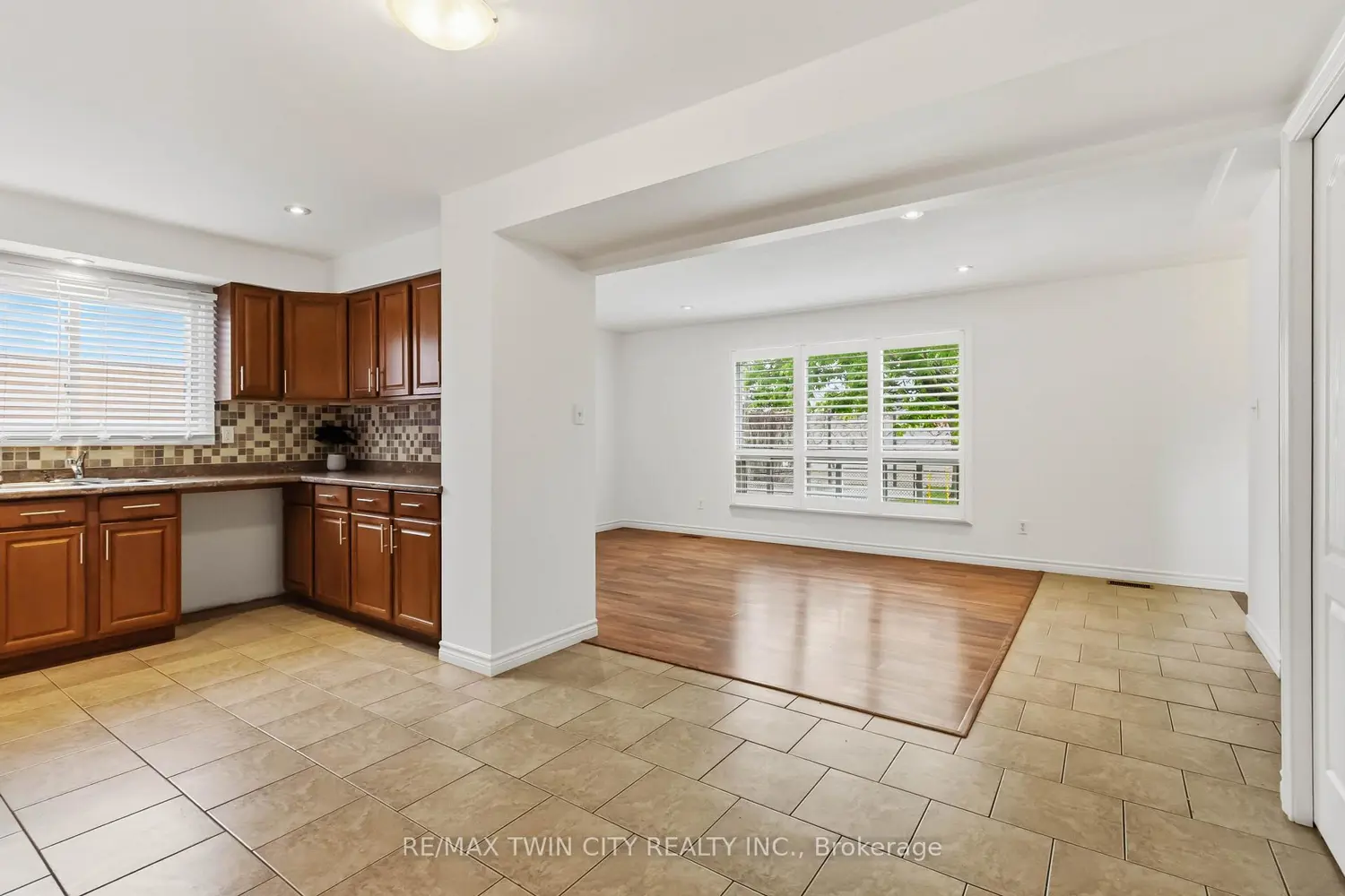 Additional image 7 of 51 Metcalfe Crescent C