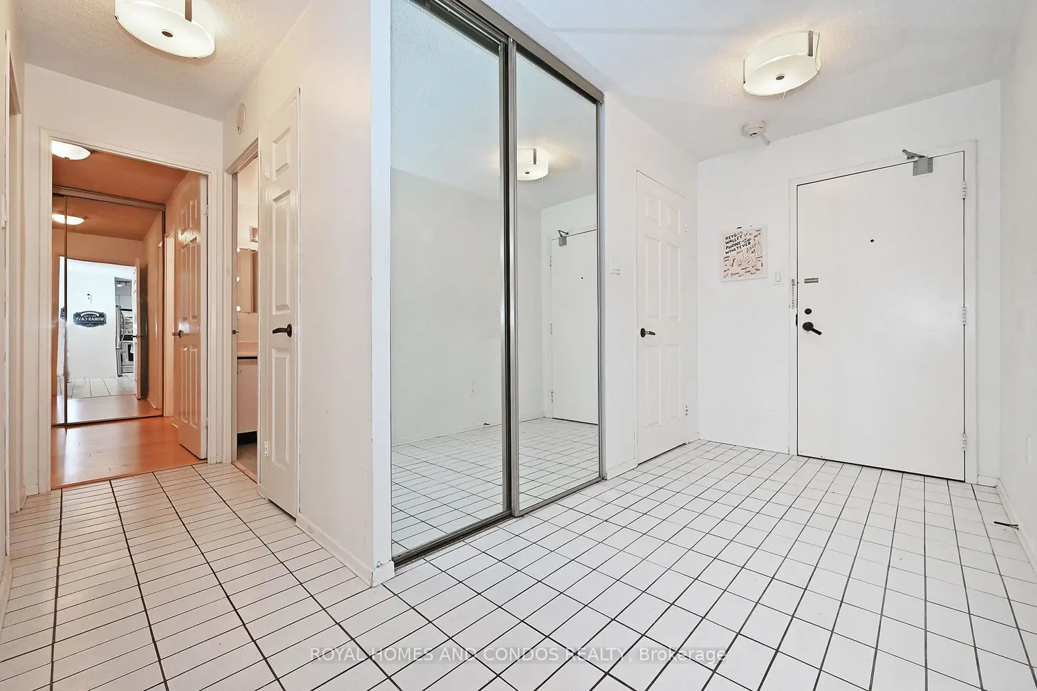 45 Carlton Avenue 1111 photo 3