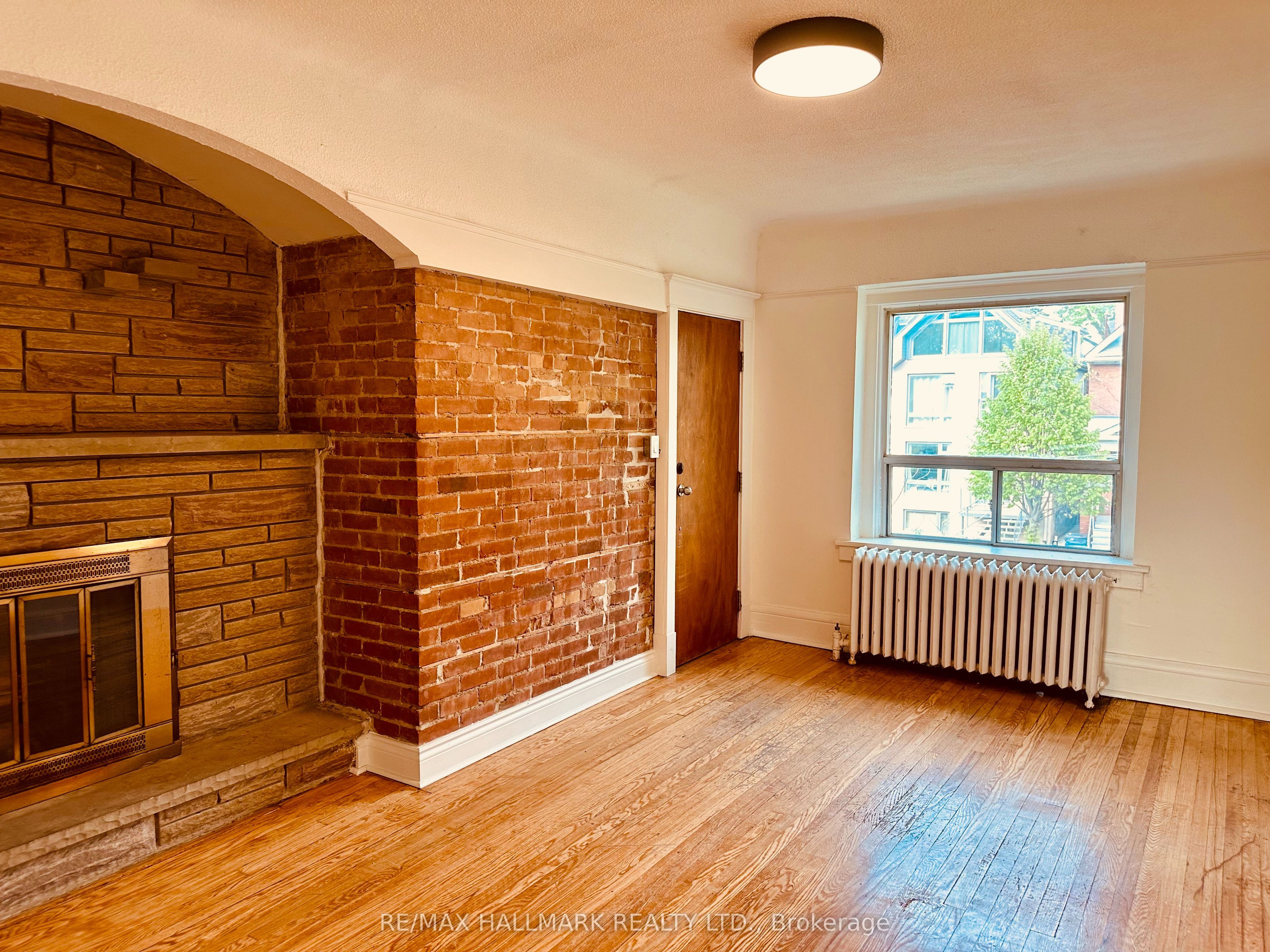 Additional image 5 of 4-20 Triller Avenue, Toronto, ON, M6K 3B8