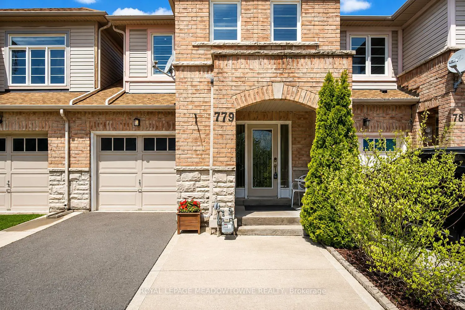 779 Gleeson Road photo 2