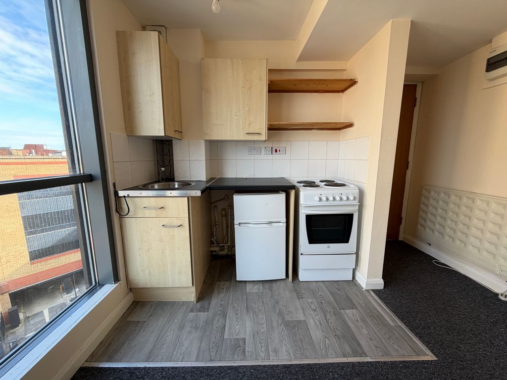 Additional image 2 of Studio to rentSalisbury Street, Southampton SO15
