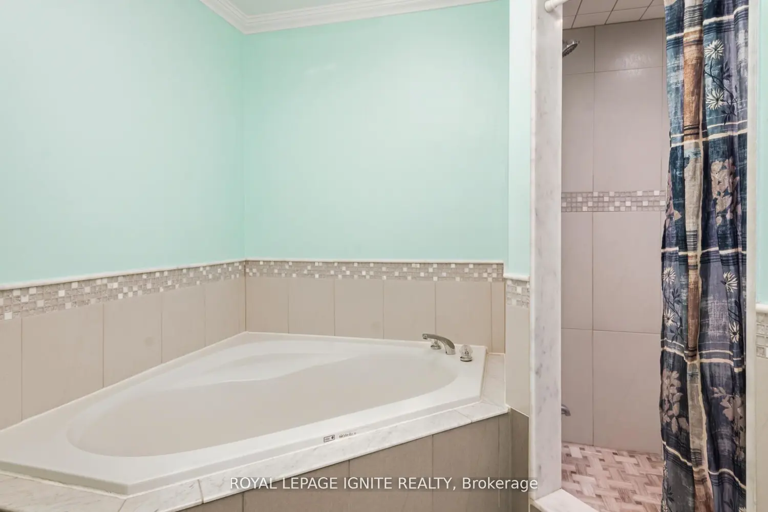 Additional image 13 of 19 Foxchase Avenue 37