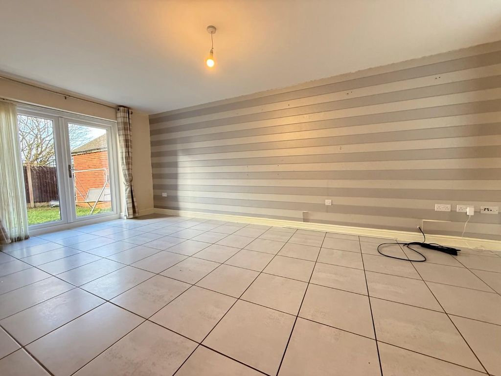 Additional image 2 of 4 bed detached house to rentViolet Close, Wootton, Northampton NN4