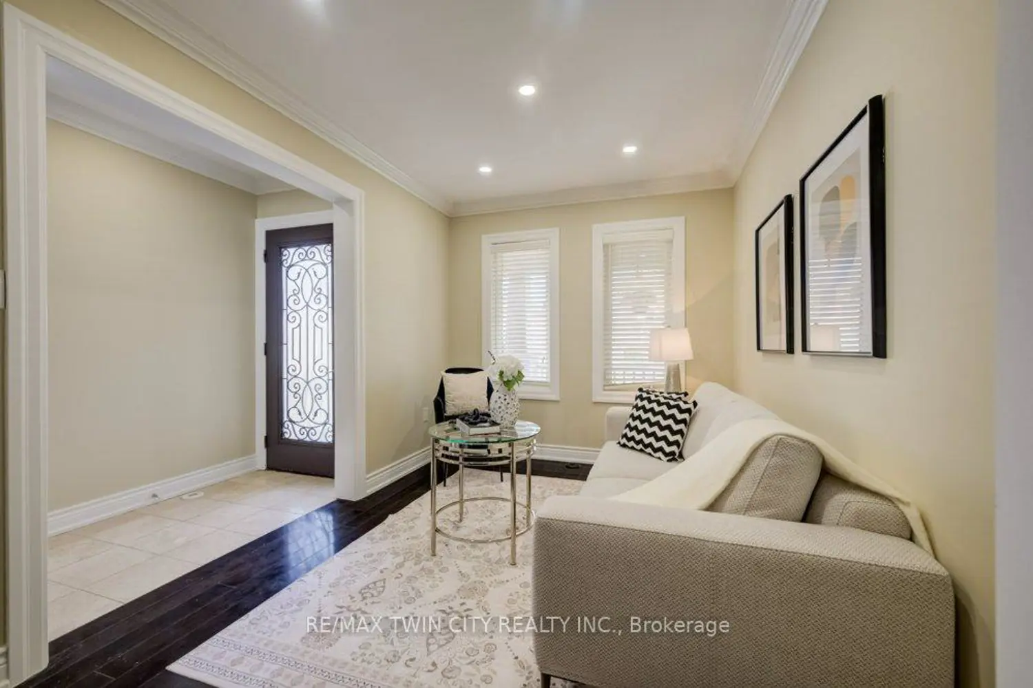 688 Hepburn Road photo 2
