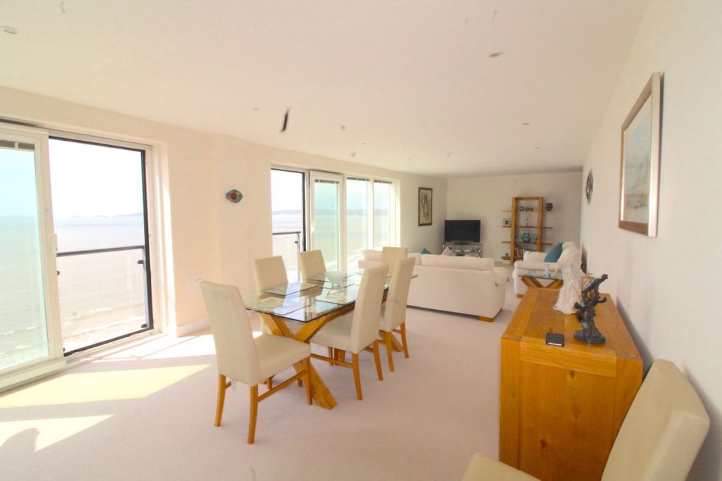 2 bed flat to rentTrawler Road, Maritime Quarter, Swansea SA1