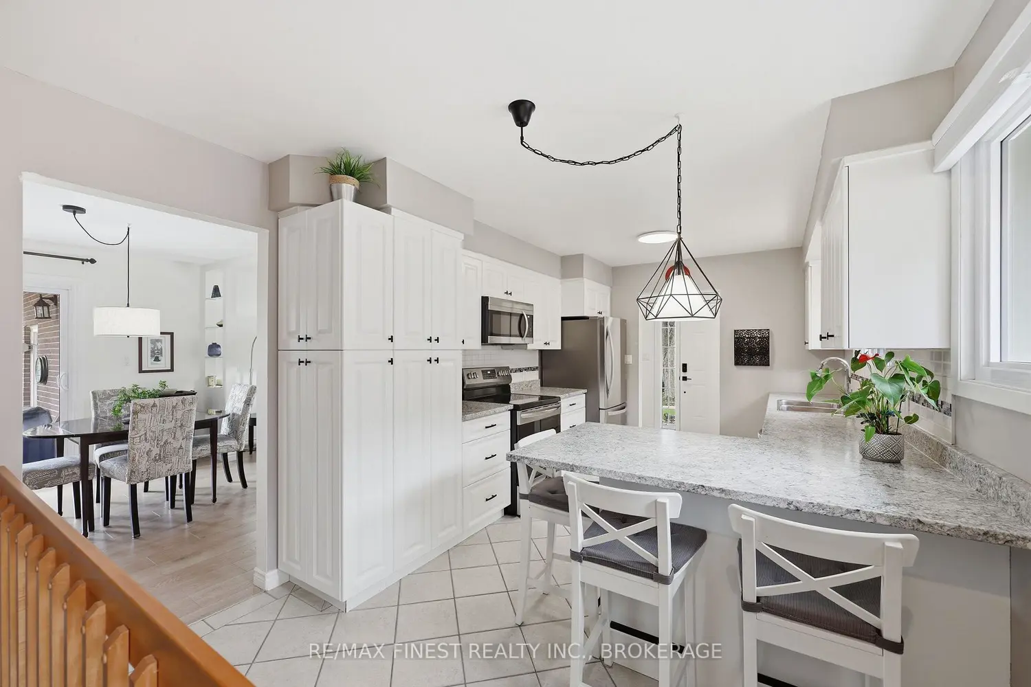 Additional image 4 of 902 Pembridge Crescent