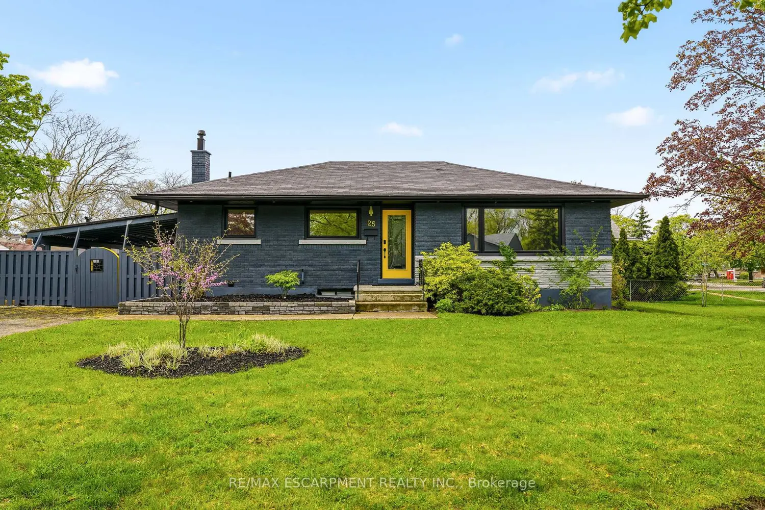 25 Briarsdale Drive