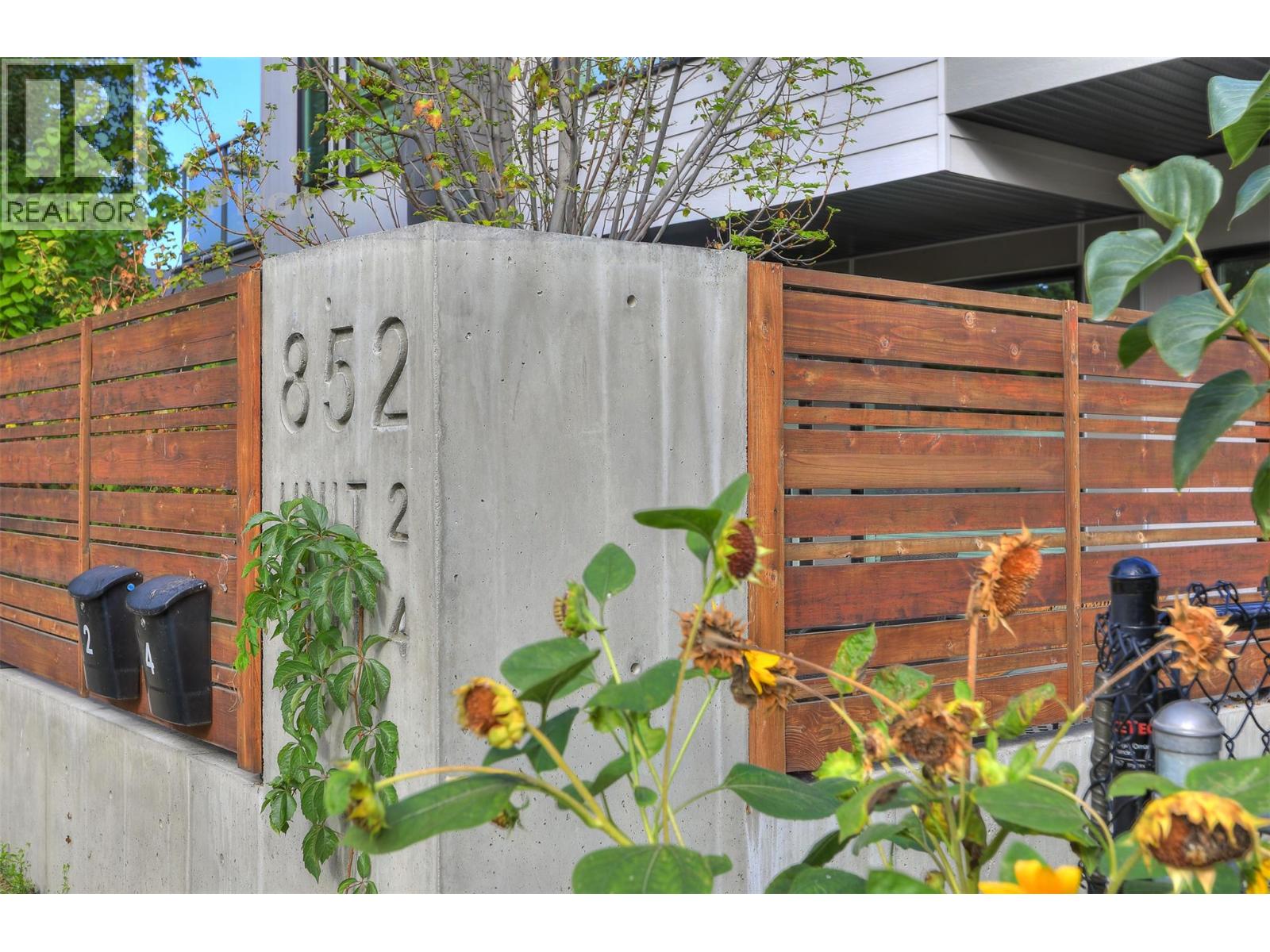 2-852 Stockwell Avenue, Kelowna, BC, V1Y6V9
