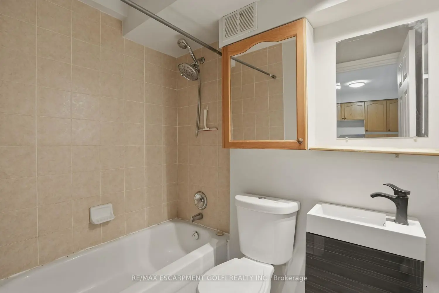 Additional image 10 of 30 Summit Avenue 303